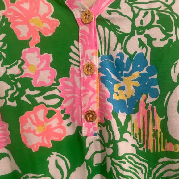 Lilly Pulitzer Roll Sleeve Medium - Picture 2 of 6
